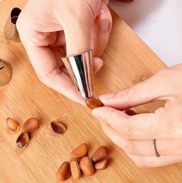 1PC Kitchen Stainless Steel Finger Guards Vegetable Peanut Finger Protector - Image 3